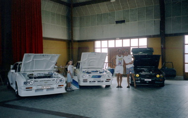 Aufstellung und Prsentation mit vielen Zuschauer in der Halle
Mise en place et prsentation avec de nombreux spectateurs dans la salle
Line-up and presentation with many spectators in the hall